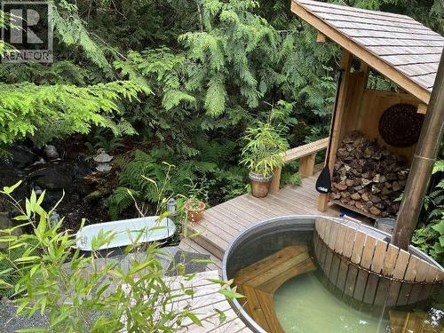9340 Malaspina Rd, Powell River, BC - Outdoor