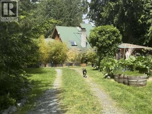 9340 Malaspina Rd, Powell River, BC - Outdoor