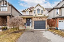 256 SIENNA Crescent  Kitchener, ON N2R 1T5