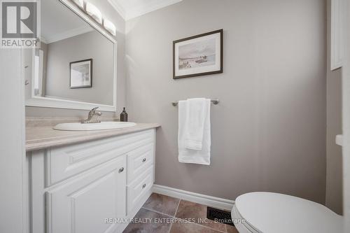 23 Cowan Boulevard, Cambridge, ON - Indoor Photo Showing Bathroom