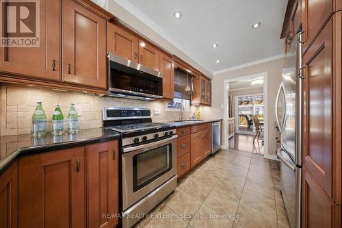 23 Cowan Boulevard, Cambridge, ON - Indoor Photo Showing Kitchen