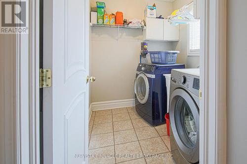 1908 Coronation Drive, London North (North E), ON - Indoor Photo Showing Laundry Room