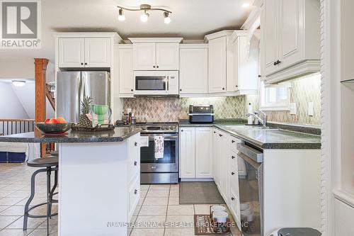 1908 Coronation Drive, London North (North E), ON - Indoor Photo Showing Kitchen
