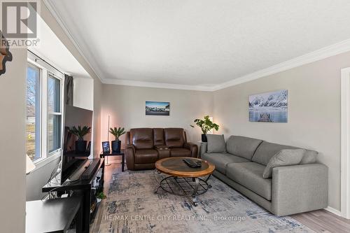 292 Paardeberg Crescent, London East (East C), ON - Indoor Photo Showing Living Room