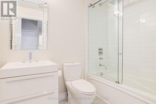 Main Bathroom 2nd floor - 66 Compass Way, Mississauga, ON - Indoor Photo Showing Bathroom