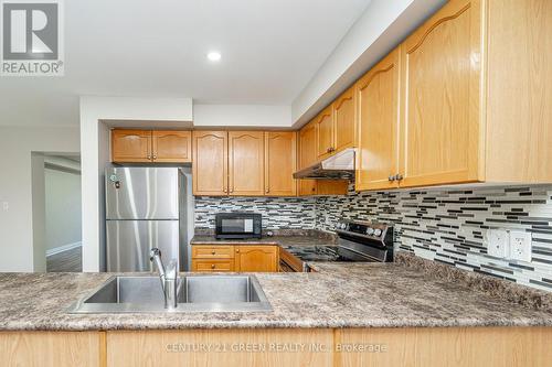 449 Aspendale Crescent, Mississauga, ON - Indoor Photo Showing Kitchen With Stainless Steel Kitchen With Double Sink With Upgraded Kitchen