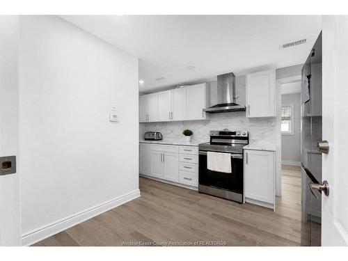 747 Windsor, Windsor, ON 