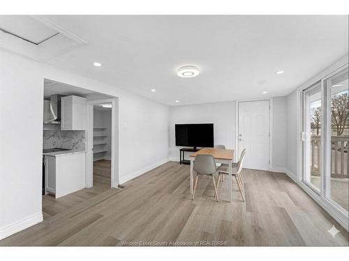 747 Windsor, Windsor, ON 