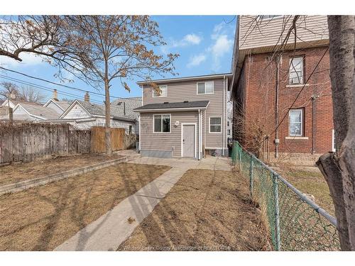 747 Windsor, Windsor, ON 