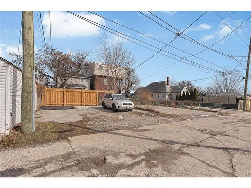 747 Windsor, Windsor, ON 