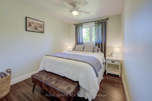 22 Smith Drive, Mapleton, ON - Indoor Photo Showing Bedroom