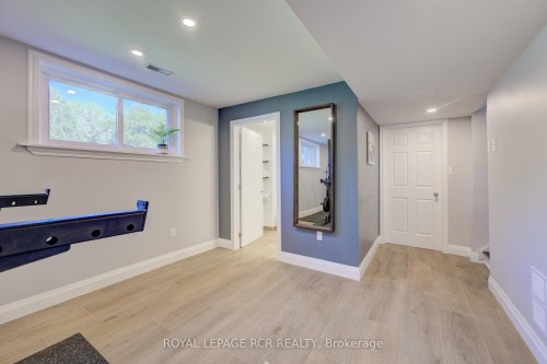 22 Smith Drive, Mapleton, ON - Indoor Photo Showing Other Room