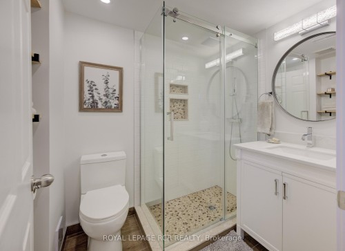 22 Smith Drive, Mapleton, ON - Indoor Photo Showing Bathroom