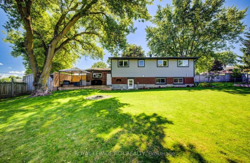 22 Smith Drive, Mapleton, ON - Outdoor