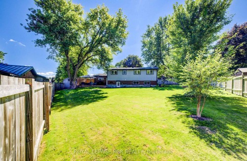 22 Smith Drive, Mapleton, ON - Outdoor