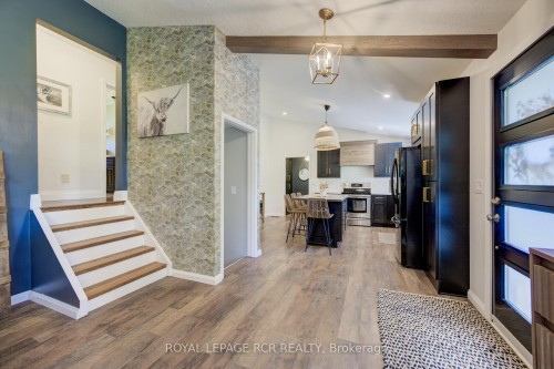 22 Smith Drive, Mapleton, ON - Indoor Photo Showing Other Room