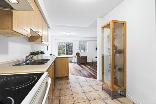 1279 Nottingham Avenue, Burlington, ON - Indoor Photo Showing Kitchen With Double Sink