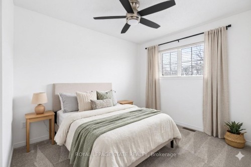 1279 Nottingham Avenue, Burlington, ON - Indoor Photo Showing Bedroom