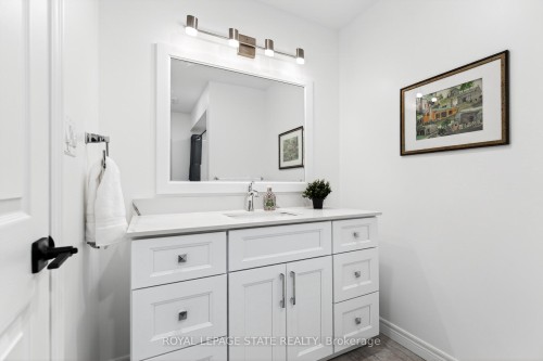 1279 Nottingham Avenue, Burlington, ON - Indoor Photo Showing Bathroom