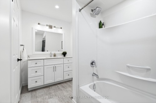 1279 Nottingham Avenue, Burlington, ON - Indoor Photo Showing Bathroom