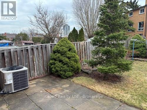 4174 Woodington Drive, Mississauga, ON - Outdoor