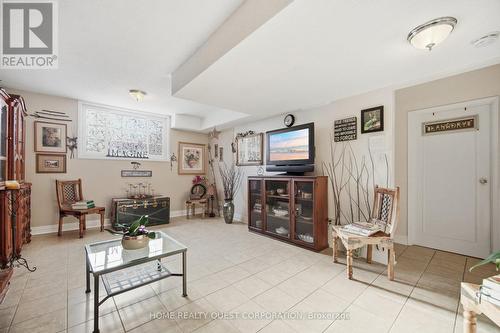 Large Family Room - 6330 Lorca Crescent, Mississauga, ON - Indoor