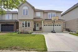463 SOUTH LEAKSDALE CIRCLE  London South (South U), ON N6M 1K4