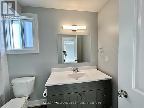 2 - 83 Marlborough Avenue, London South (South I), ON - Indoor Photo Showing Bathroom