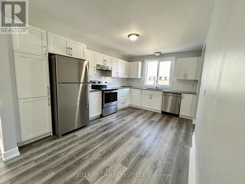 2 - 83 Marlborough Avenue, London South (South I), ON - Indoor Photo Showing Kitchen