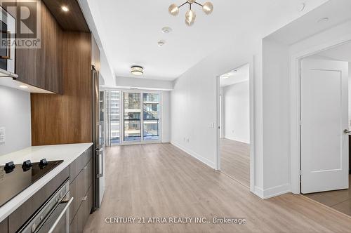 802 - 30 Inn On The Park Drive, Toronto, ON - Indoor