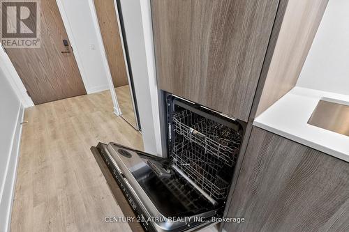 802 - 30 Inn On The Park Drive, Toronto, ON - Indoor