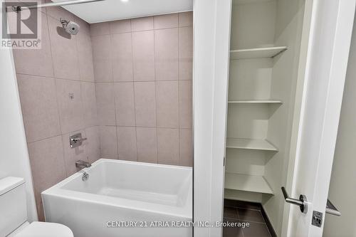 802 - 30 Inn On The Park Drive, Toronto, ON - Indoor Photo Showing Bathroom