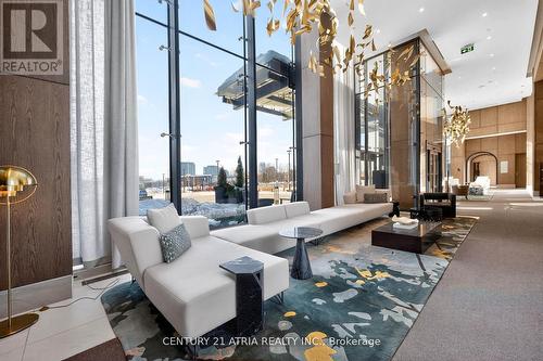 802 - 30 Inn On The Park Drive, Toronto, ON - Indoor