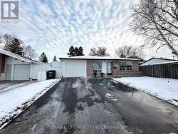 MAIN - 15 NYMARK AVENUE Toronto, ON M2J 2G8