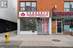 2ND FLOOR - 608 GERRARD STREET Toronto, ON M4M 1Y3