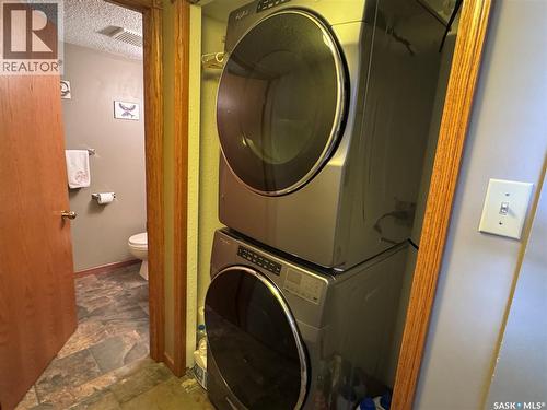 930 Sinotte Crescent, La Ronge, SK - Indoor Photo Showing Laundry Room