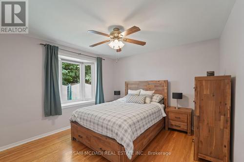 1987 Deanhome Road, Mississauga, ON - Indoor Photo Showing Bedroom