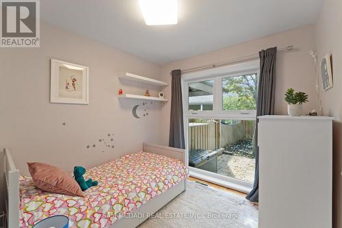 1987 Deanhome Road, Mississauga, ON - Indoor Photo Showing Bedroom