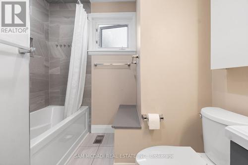 1987 Deanhome Road, Mississauga, ON - Indoor Photo Showing Bathroom