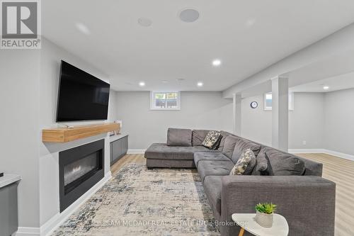 1987 Deanhome Road, Mississauga, ON - Indoor With Fireplace