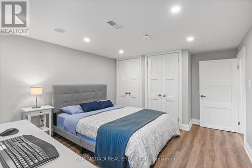 1987 Deanhome Road, Mississauga, ON - Indoor Photo Showing Bedroom