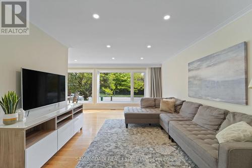 1987 Deanhome Road, Mississauga, ON - Indoor Photo Showing Living Room