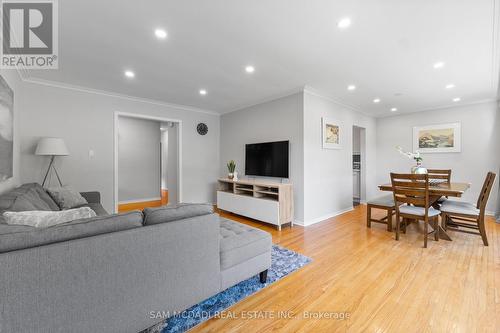 1987 Deanhome Road, Mississauga, ON - Indoor Photo Showing Living Room