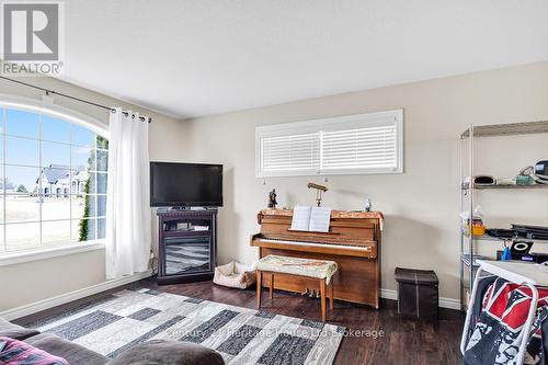 69 William Street, Tillsonburg, ON - Indoor