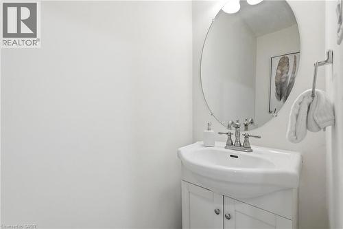 2252 Upper Middle Road Unit# 4, Burlington, ON - Indoor Photo Showing Bathroom