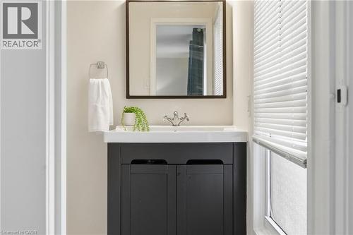 2252 Upper Middle Road Unit# 4, Burlington, ON - Indoor Photo Showing Bathroom