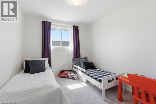 2252 Upper Middle Road Unit# 4, Burlington, ON - Indoor Photo Showing Bedroom