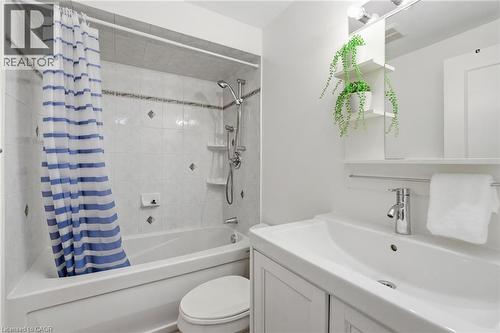 2252 Upper Middle Road Unit# 4, Burlington, ON - Indoor Photo Showing Bathroom