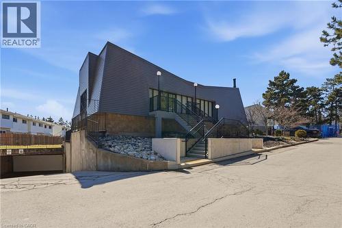 2252 Upper Middle Road Unit# 4, Burlington, ON - Outdoor