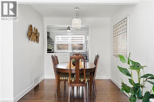 2252 Upper Middle Road Unit# 4, Burlington, ON - Indoor Photo Showing Dining Room